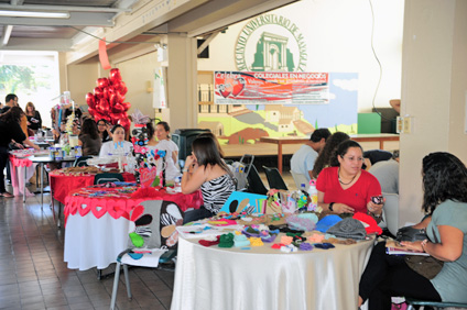 Cerca de 40 microempresarios y asociaciones estudiantiles formaron parte de esta feria.