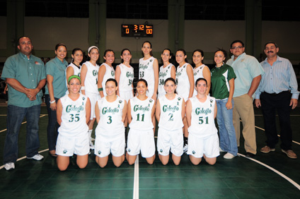 En su sección, el equipo de baloncesto femenino ha ganado cinco juegos y perdido uno.