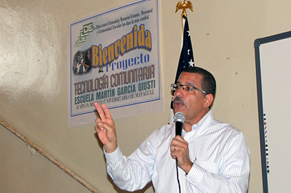 El representante Betito Márquez, presidente de la Comisión de Educación de la Cámara de Representantes, otorgó fondos para este proyecto educativo.