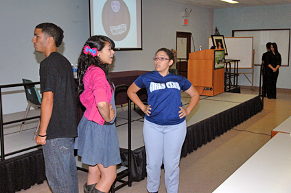 ¡Ni una más! incorporó distintas actividades como la representación artística del grupo Boys and Girls Club.