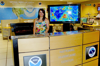 El internado de verano facilitó trabajos de investigación en distintas dependencias. En la foto, Ismari Ramos desde el Servicio Nacional de Meteorología. (Suministrada)