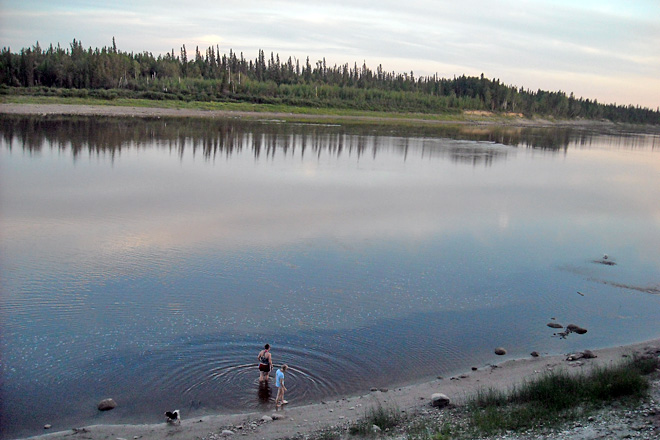 Una de las vistas espectaculares del R&iacute;o <em>Moose</em> que bordea la mayor&iacute;a de las comunidades que visit&oacute; el grupo.<br>Suministrada