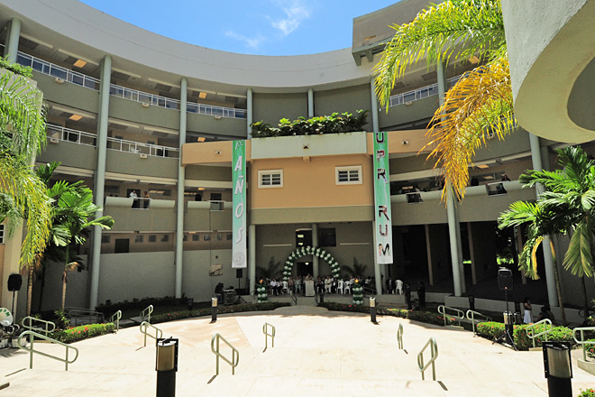 El Colegio de Administraci&oacute;n de Empresas abri&oacute; sus puertas para conmemorar su cuadrag&eacute;simo primer aniversario en el a&ntilde;o centenario del RUM.<br>Carlos D&iacute;az / Prensa RUM