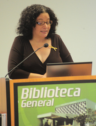 La licenciada Iris M. Camacho Mel&eacute;ndez ofreci&oacute; la conferencia titulada &Eacute;tica y derechos humanos.<br>Carlos D&iacute;az / Prensa RUM