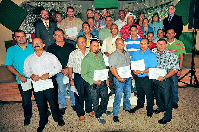 La actividad fue organizada por la Oficina de Enlace con el Personal, entidad que eval&uacute;a su desempe&ntilde;o y resalta a aquellos que se han destacado, en un ambiente de confraternizaci&oacute;n.
<br>