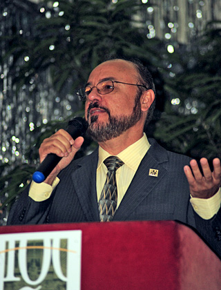 El rector interino del RUM, doctor Jorge Rivera Santos agradeci&oacute; el esfuerzo de los trabajadores.<br>