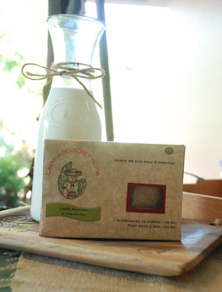 Cremita de leche y yaut&iacute;a que result&oacute; ganadora en dos categor&iacute;as: innovaci&oacute;n, y l&aacute;cteos y sus productos.<br>Profa. Sindia M. Rivera / CITA