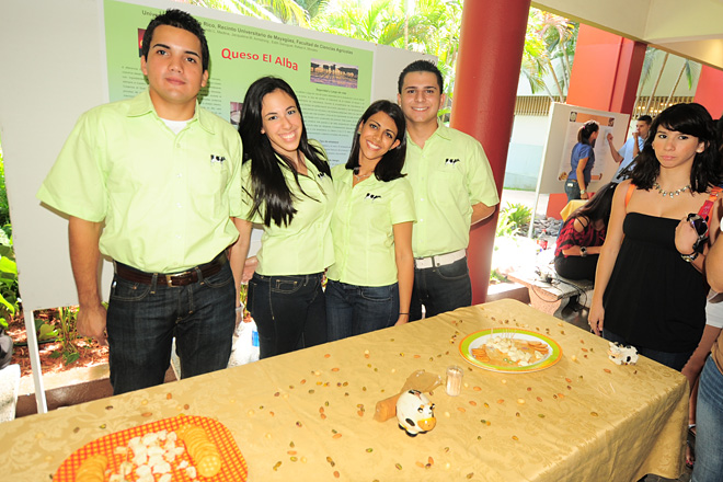 Las innovadoras ofertas incluyeron yogurt, quesos, cremitas, bizcochos, galletas, helados, mermeladas, alb&oacute;ndigas, lengua de vaca y mang&uacute;.<br>Carlos D&iacute;az / Prensa RUM