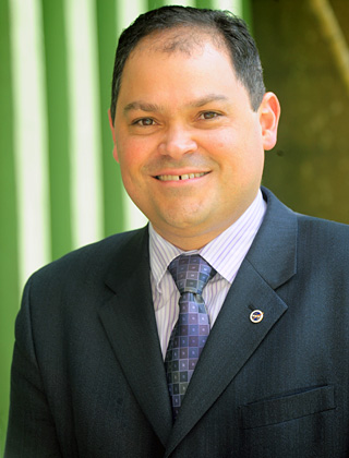 El doctor Rub&eacute;n del Rosario se desempe&ntilde;a como Administrador del Proyecto de Investigaci&oacute;n de Aviones Subs&oacute;nicos de Ala Fija en NASA.<br>Carlos D&iacute;az / Prensa RUM
