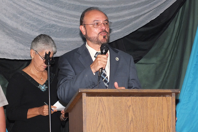 El Rector interino, Jorge Rivera Santos, comparti&oacute; unas palabras con los reci&eacute;n iniciados.<br>Suministrada