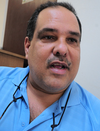 Alejandro Ayala Lizaldi, Bibliotecario en el &aacute;rea de Circulaci&oacute;n de la Biblioteca General, form&oacute; parte de la iniciativa.<br>Carlos D&iacute;az / Prensa RUM