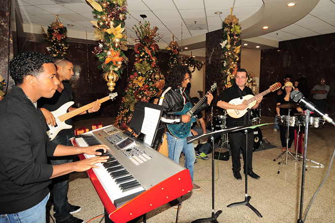 Una de las piezas musicales interpretadas por Alma Latina fue un danz&oacute;n instrumental titulado: <em>En los nuevayores</em>.<br>Carlos D&iacute;az / Prensa RUM