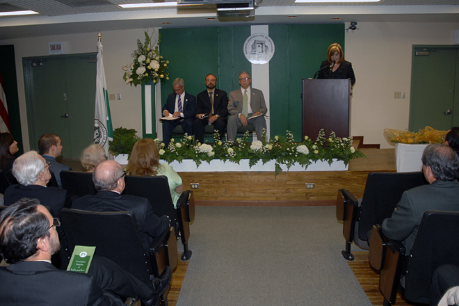 El Recinto Universitario de Mayag&uuml;ez dio la bienvenida al doctor Jorge Rivera Santos, quien se convirti&oacute; en el duod&eacute;cimo rector en propiedad tras ser confirmado para ocupar el puesto por la Junta de S&iacute;ndicos de la Universidad de Puerto Rico.<br>Carlos D&iacute;az / Prensa RUM