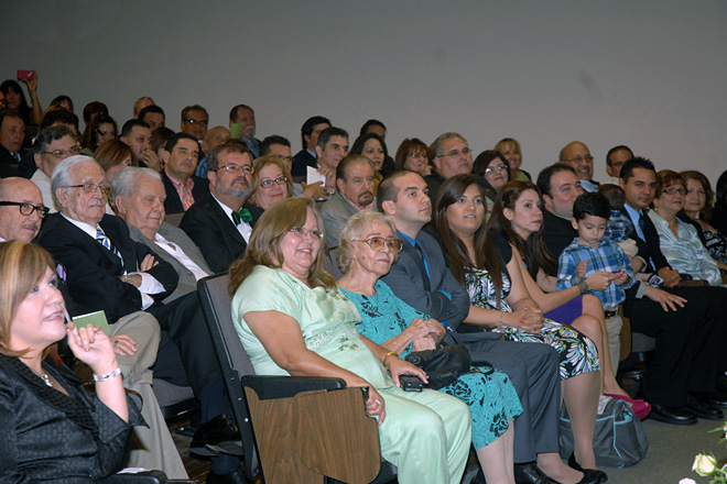 La familia del Rector, en primera fila, tambi&eacute;n disfrut&oacute; de la ceremonia.<br>Carlos D&iacute;az / Prensa RUM