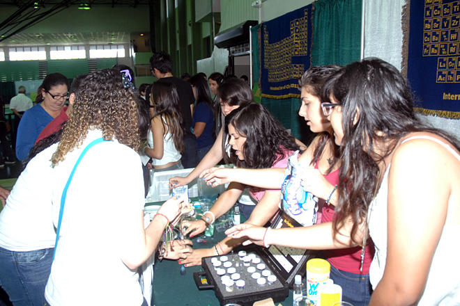 Al evento educativo asistieron alrededor de 1,200 alumnos de los grados 10, 11 y 12, quienes tuvieron la oportunidad de conocer los ofrecimientos acad&eacute;micos de los distintos departamentos del Recinto.<br>Carlos D&iacute;az / Prensa RUM