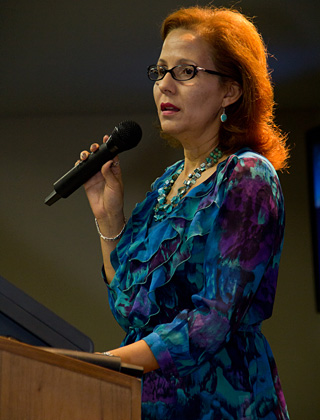 La doctora Carmen I.  Figueroa es una de las consejeras de la asociaci&oacute;n estudiantil y gestora del ciclo de conferencias.<br>Joshua J. Arbelo Robles / Taller de Estudiantes Prensa RUM