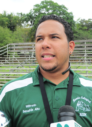 Para Wilfredo Cordero Cruz, <em>Drum Major</em> de la Banda Colegial, esta ocasi&oacute;n represent&oacute; una oportunidad para demostrar el resultado del trabajo en equipo.<br>Carlos D&iacute;az / Prensa RUM