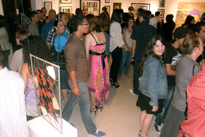 La concurrida apertura de la Exhibici&oacute;n Anual de Estudiantes se celebr&oacute; el pasado jueves, 19 de abril.<br>Alfredo Ort&iacute;z
