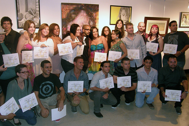 Los trabajos de la exposici&oacute;n, auspiciada por el Taller Art&iacute;stico Creativo Universitario del RUM, son seleccionados por un panel de jurado externo. En la foto parte de los j&oacute;venes que presentaron sus obras.<br>Alfredo Ort&iacute;z