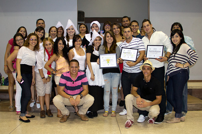 En la octava <em>Degustaci&oacute;n internacional y noche de talentos</em>, los estudiantes a cargo de representar a Islandia obtuvieron el primer premio en las categor&iacute;as de platos t&iacute;picos y decoraci&oacute;n.<br>Joshua Arbelo / Taller de Estudiantes Prensa RUM