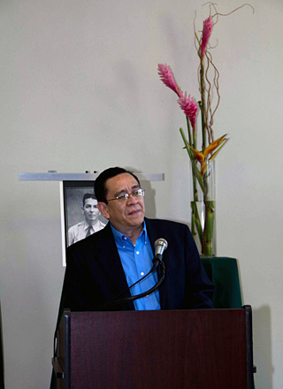 El doctor Noel Artiles, director de la Oficina de Investigaci&oacute;n Institucional y Planificaci&oacute;n, ofreci&oacute; informaci&oacute;n sobre el proceso de restauraci&oacute;n de la estructura.
<br>Joshua Arbelo / Taller de Estudiantes Prensa RUM