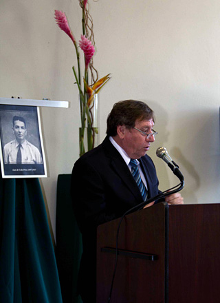 El doctor Juan L&oacute;pez Garriga, decano de la Facultad de Artes y Ciencias, fue el maestro de ceremonias de los actos de reinaguraci&oacute;n del inmueble.<br>Joshua Arbelo / Taller de Estudiantes Prensa RUM
