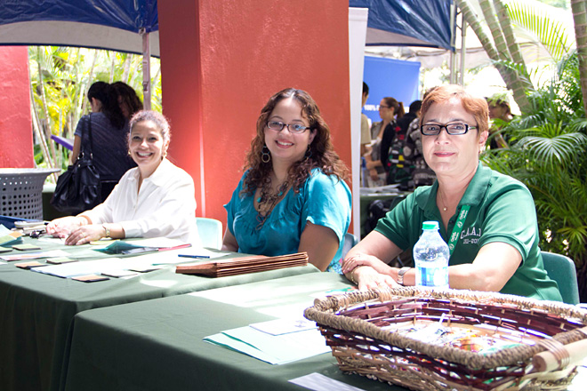 Las compa&ntilde;&iacute;as participantes presentaron oportunidades de trabajo a tiempo parcial, completo e internados.<br>Joshua Arbelo / Taller de Estudiantes Prensa RUM