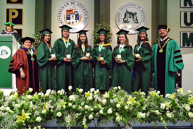 En la sesi&oacute;n de la ma&ntilde;ana, seis estudiantes recibieron el premio Stefani Raffucci.<br>Carlos D&iacute;az / Prensa RUM