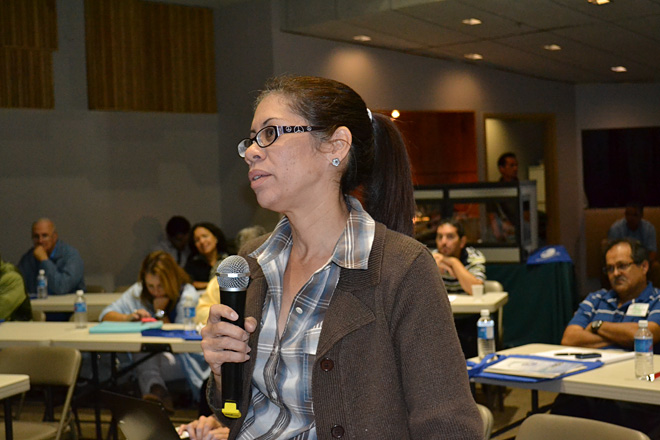 Estela L&oacute;pez, l&iacute;der comunitaria del sector San Jos&eacute;, de Mayag&uuml;ez.<br>Mariam Ludim Rosa / Prensa RUM