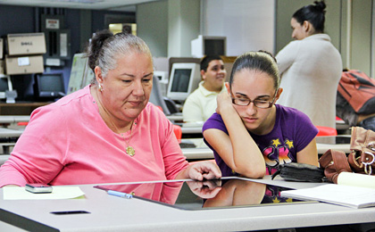 El campamento persigue que los maestros puedan aplicar t&eacute;cnicas innovadoras en su sal&oacute;n de clases y los estudiantes adquieran destrezas de investigaci&oacute;n.<br>Joshua Arbelo / Taller de estudiantes Prensa RUM