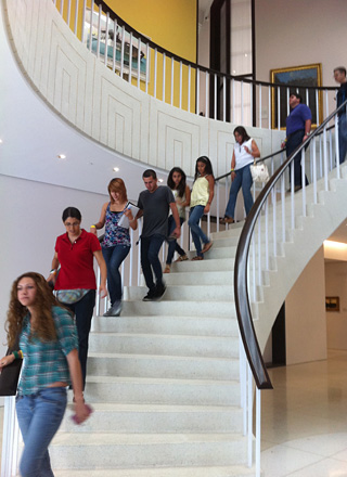 Para muchos de los alumnos del curso, esta fue su primera visita al Museo de Arte de Ponce.<br>Suministrada