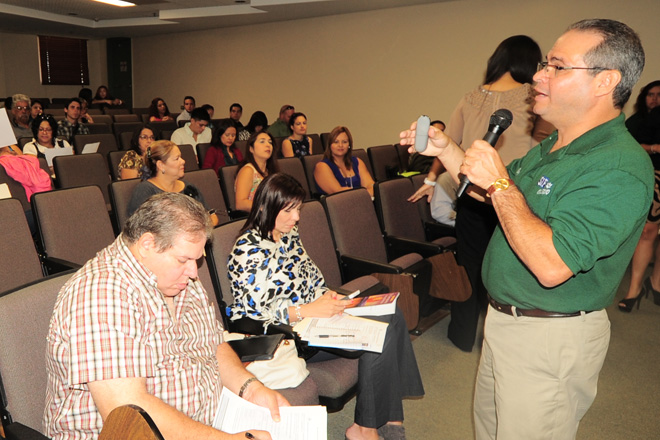 La organizaci&oacute;n estudiantil SIFE-RUM en colaboraci&oacute;n con la entidad comunitaria Acci&oacute;n Social de Puerto Rico, y el Centro de Negocios y Desarrollo Econ&oacute;mico de ADEM se dio a la tarea de capacitar a un centenar de nuevos empresarios a trav&eacute;s del taller <em>Mercadeo efectivo para PYMES</em>.<br>Carlos D&iacute;az / Prensa RUM