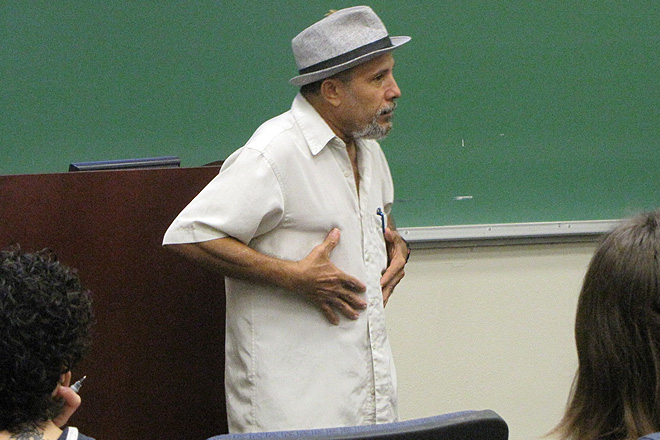 Las propias vivencias del artista lo capacitaron para ver el vac&iacute;o desde otra perspectiva.<br>Wilfredo J. Burgos / Taller de Estudiantes Prensa RUM