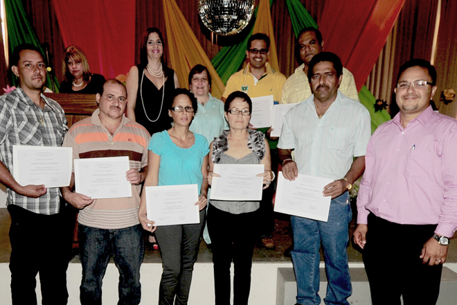 Durante el evento, organizado por la Oficina de Enlace con el Personal, se rindi&oacute; homenaje a aquellos trabajadores que se han destacado con esfuerzo y dedicaci&oacute;n en sus respectivas &aacute;reas, que incluyen limpieza, electricidad, y transportaci&oacute;n, entre otras.<br>Carlos D&iacute;az / Prensa RUM