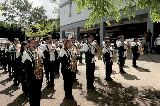 La Banda Colegial, acompa&ntilde;ada por las Abanderadas, encabez&oacute; el tradicional desfile por el campus para conmemorar el aniversario del Colegio.<br>Carlos D&iacute;az/Prensa RUM