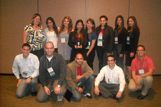 Miembros de SACNAS-UPRM durante su conferencia nacional, en la que fueron reconocidos con el <em>Outstanding Regional Leadership Role Model Award</em>.<br>Suministrada