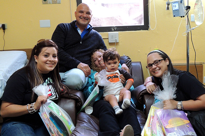 Los alumnos colegiales leyeron cuentos y regalaron libros.<br>Suministrada