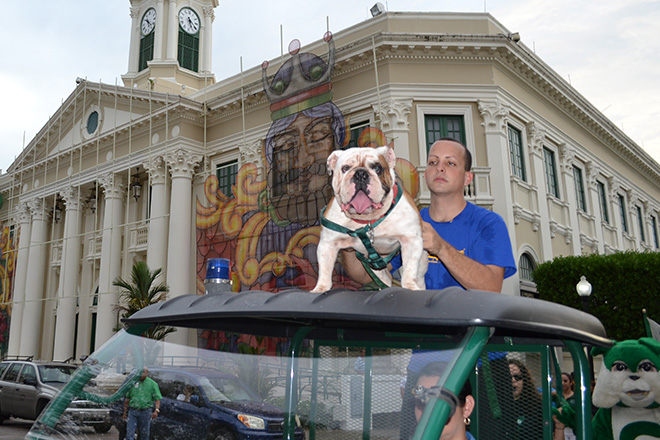 Tarz&aacute;n, la mascota colegial tambi&eacute;n particip&oacute; de la celebraci&oacute;n.<br>Carlos D&iacute;az/Prensa RUM