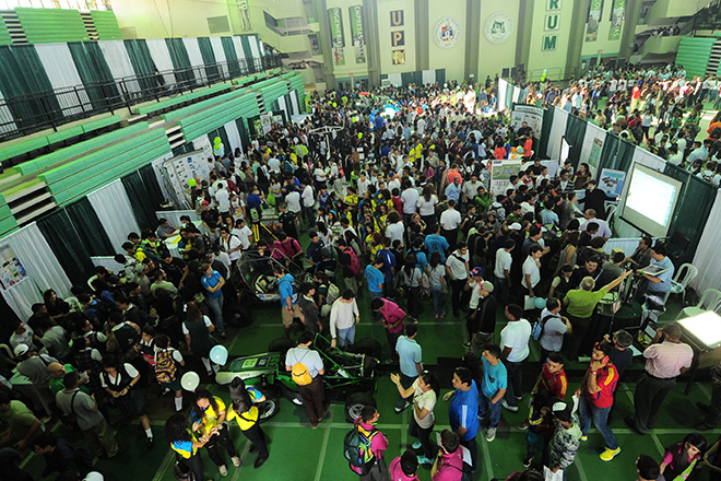 La Casa Abierta 2012 reuni&oacute; aproximadamente a tres mil j&oacute;venes preuniversitarios en el RUM.<br>Carlos D&iacute;az / Prensa RUM