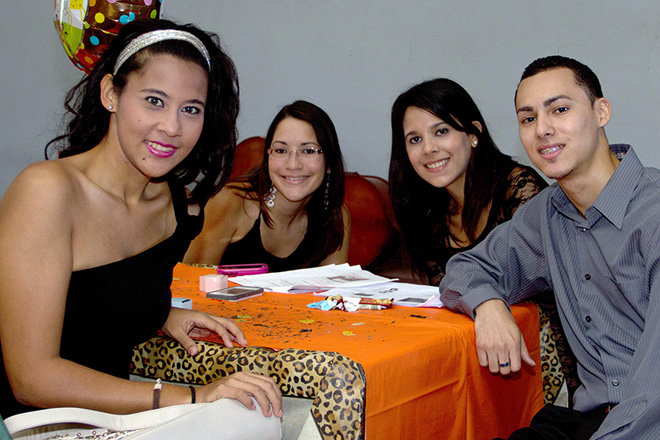 Los estudiantes del curso ENFE 4001 se enriquecen profesionalmente al educar a las embarazadas. <br>Joshua Arbelo/Taller de Estudiantes Prensa RUM