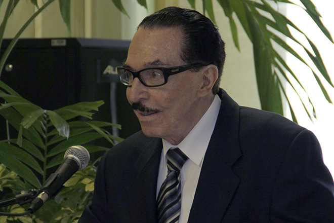 Marcelino Cisneros, su esposo y compa&ntilde;ero de vida, particip&oacute; de la celebraci&oacute;n.<br>Joshua Arbelo/Taller de Estudiantes Prensa RUM