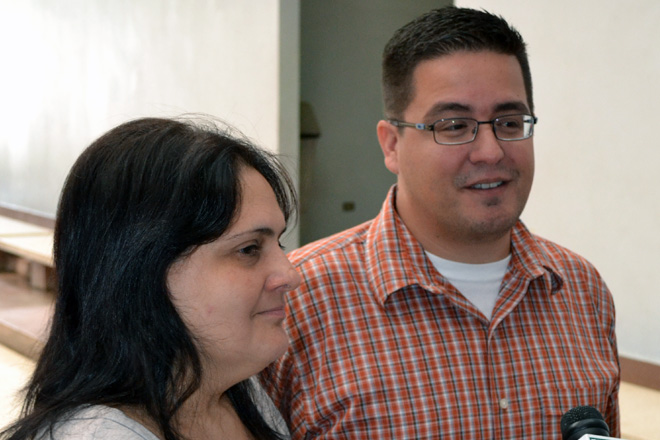 Los doctores Betsy Morales y Carlos Qui&ntilde;ones, de la OEG, informaron que para este semestre se admitieron 121 estudiantes, 15 de ellos, internacionales.<br>Carlos D&iacute;az / Prensa RUM