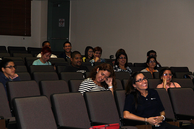 El planificador financiero explic&oacute; que la principal inquietud que presenta esta generaci&oacute;n es c&oacute;mo van a generar ingresos para mantenerse cuando se grad&uacute;en de la universidad.<br>Joshua Arbelo / Taller de Estudiantes Prensa RUM