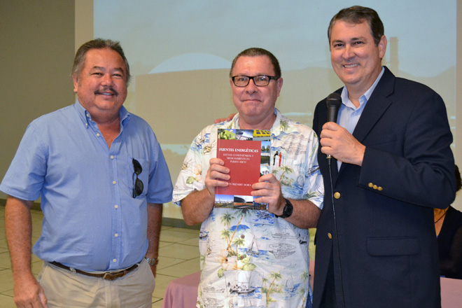 Edwin Morales y el doctor Duane Kolterman, representaron a la APRUM durante el evento.<br>Carlos D&iacute;az/Prensa RUM