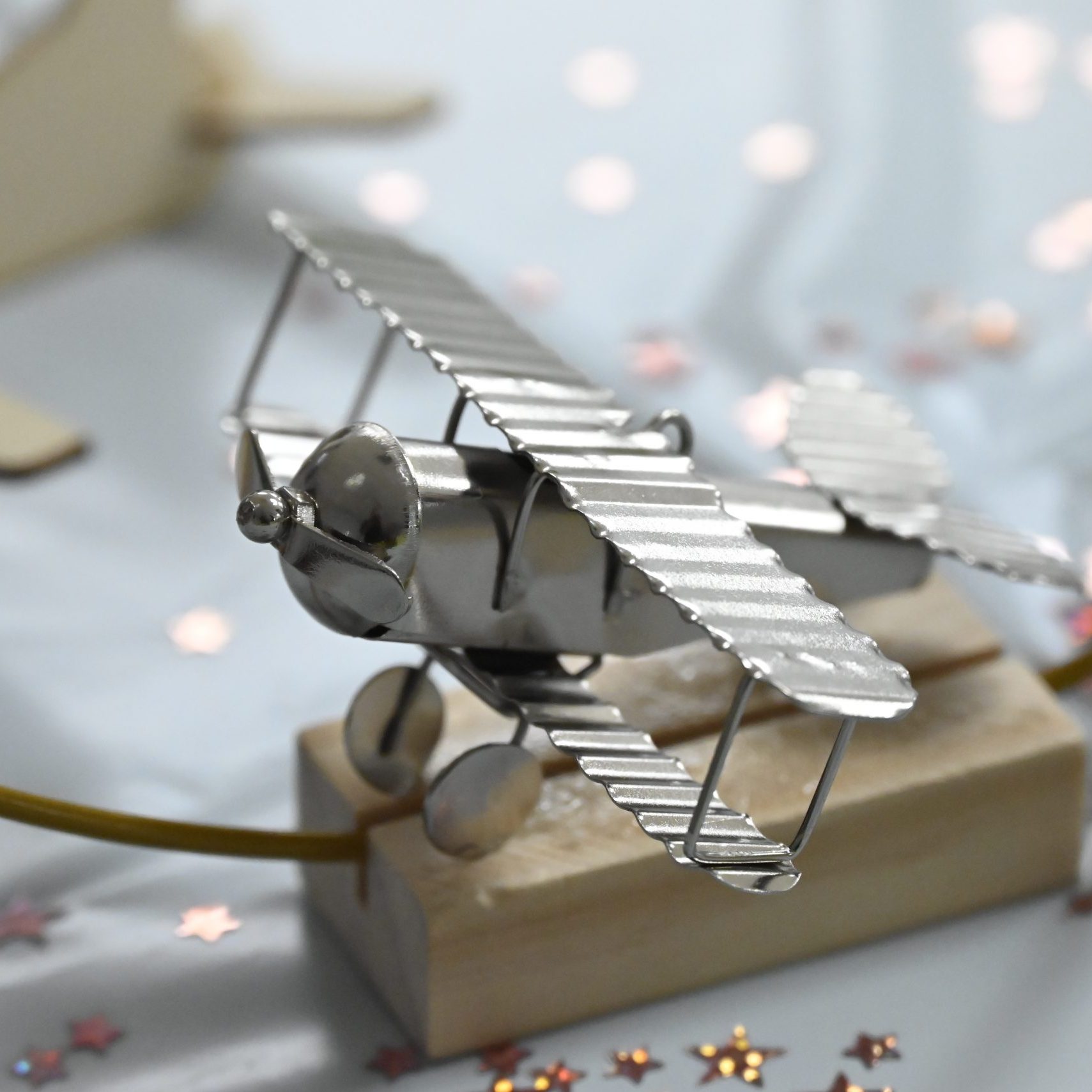 metal_airplane