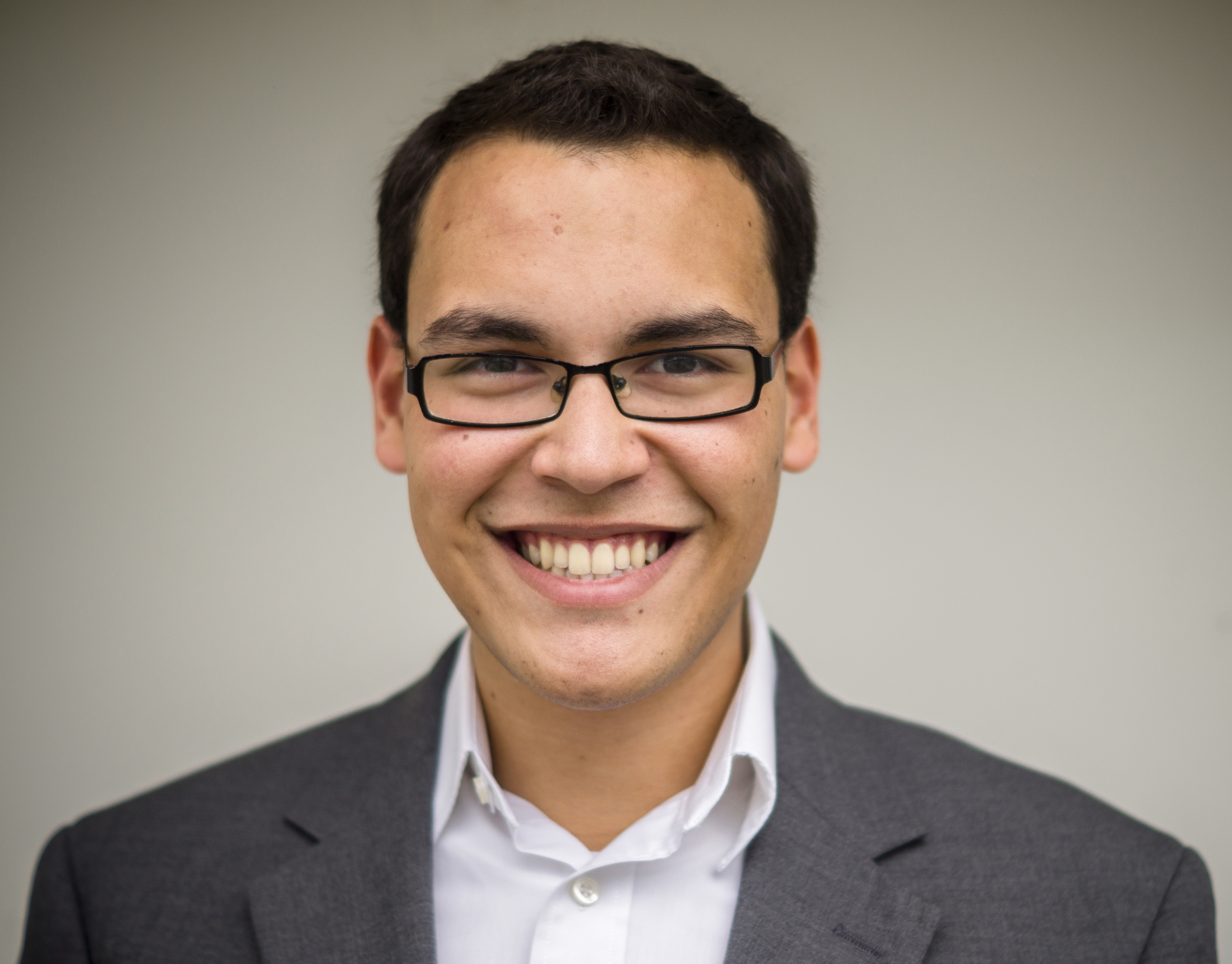 Efraín es natural del pueblo de Utuado y estudiante de Biotec.