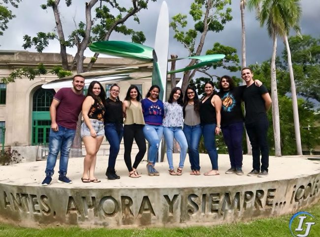 26907596_677140852626168_57397605384269832_n