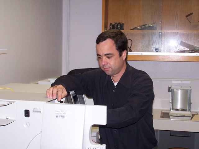 Dr. Marco De Jesús, Departamento de Química