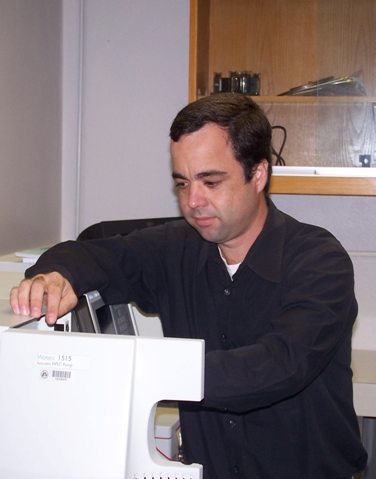 Dr. Marco De Jesús, Departamento de Química