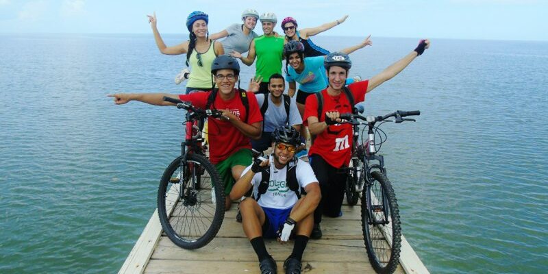 Participantes de Ride a Bike en el muelle el Dockey en Mayagüez.